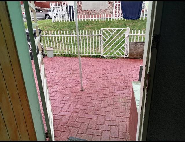 2 bed property for sale in RIDGEWAY